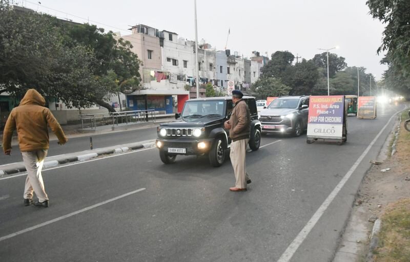 चंडीगढ़ पुलिस ने 1500+ सुरक्षा अधिकारियों के साथ नववर्ष समारोह के लिए सुरक्षा इंतजाम किए, जानिए क्या है खास